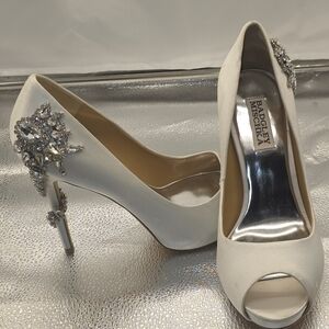 Badgley Mischka Women's Off White Peep-Toe Heels Wedding Evening Shoes